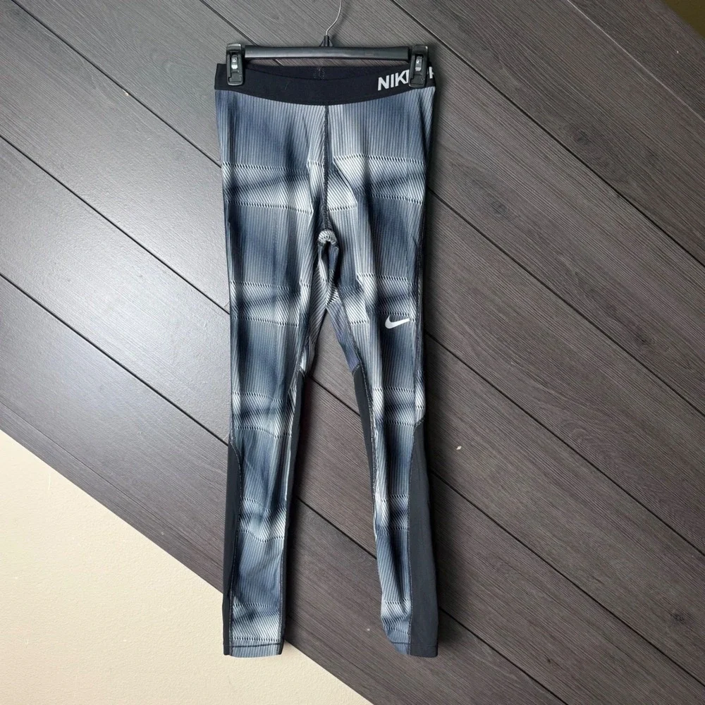 Nike Dri-FIT Women's Printed Compression Leggings Medium Black Gray Training